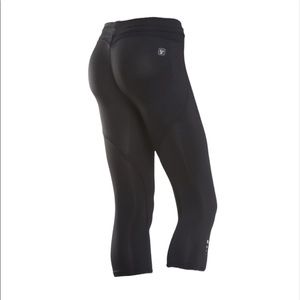 ~SALE~Freddy WR.UP D.I.W.O. Sport Black Shaping Capri Leggings Size S